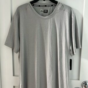 XL men’s athletic shirt